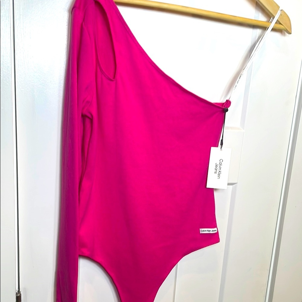 Calvin Klein Jeans Asymmetrical Pink Bodysuit - Picture 1 of 4